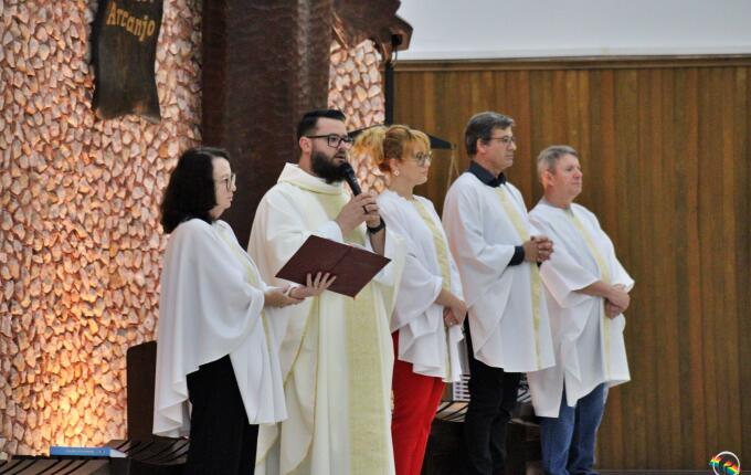 Missa de Lava-Pés abre celebrações do Tríduo Pascal em São Miguel do Oeste