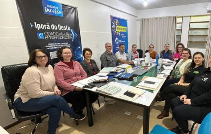 Educação de Iporã do Oeste alinha ações para o segundo semestre