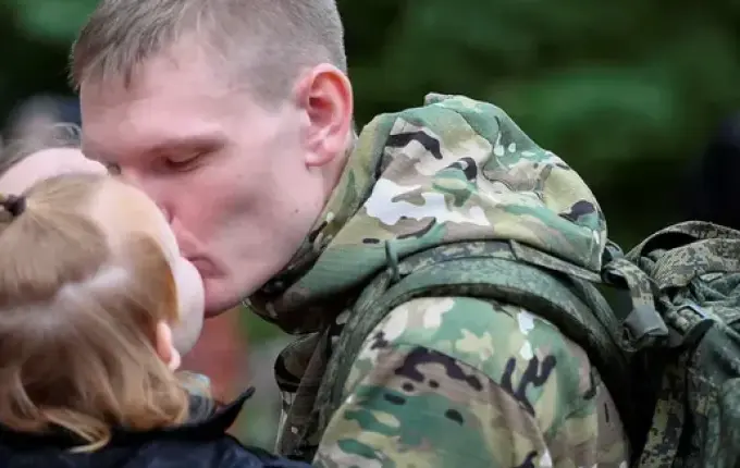 Reservistas convocados por Putin são levados para bases militares na Rússia; Fotos