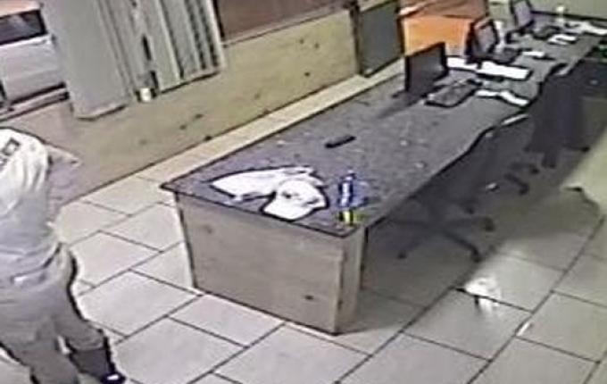 Vídeo: bebê engasgada é salva por policiais rodoviários da região