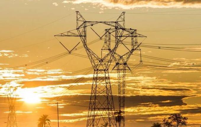 Conta de luz terá bandeira vermelha 2 em setembro, com custo extra de R$ 7,87 por 100 kWh