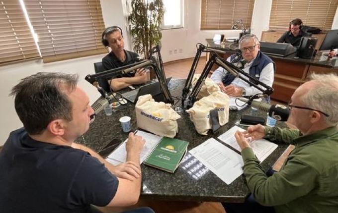 Peperi Debates discute crise no setor do leite e desafios enfrentados pelos produtores