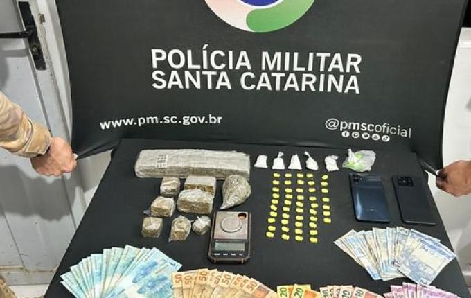 Polícia apreende maconha, cocaína, ecstasy e mais de R$ 2,5 mil em Anchieta