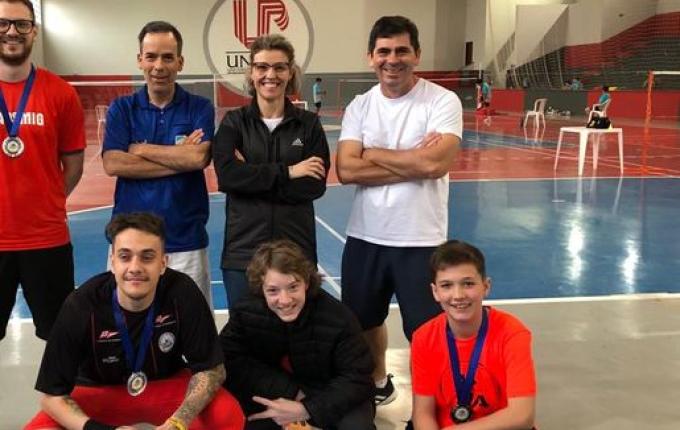 Equipe de Badminton de SMOeste participa de competição no Paraná