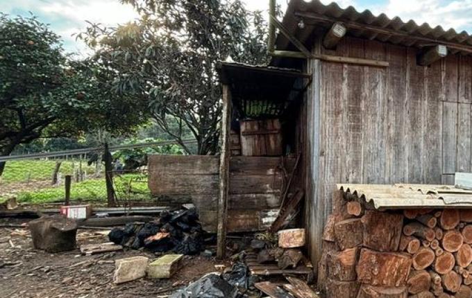 Incêndio em depósito no interior é controlado por populares em SMOeste