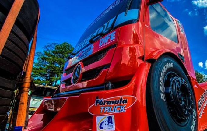 No Uruguai, Taio Agostini conquista 3ª etapa da Fórmula Truck
