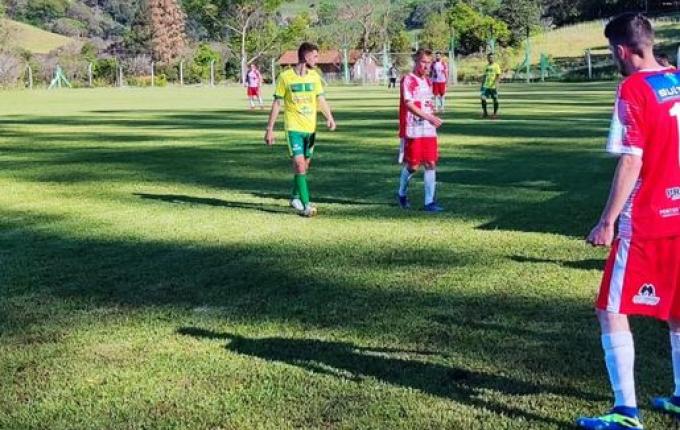 Corintians e São Domingos estão na semifinal do municipal em Cedro