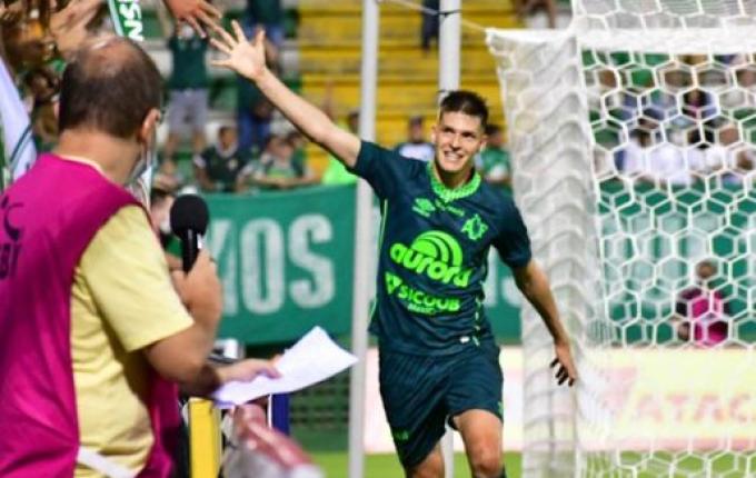 Chape vence Juventus e é líder do Catarinense com 100% de aproveitamento