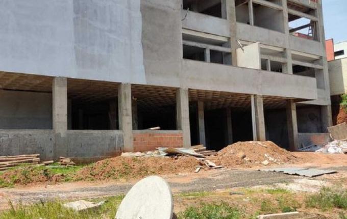 Fios de cobre são furtados de edifício em construção em São José do Cedro