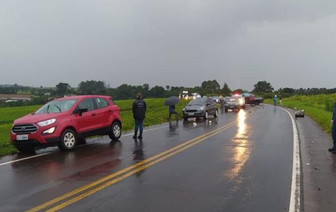 Acidente de trânsito envolve cinco veículos na SC 163