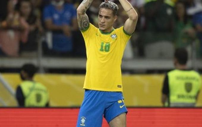 Com facilidade Brasil goleia o Paraguai e continua na liderança com sobra