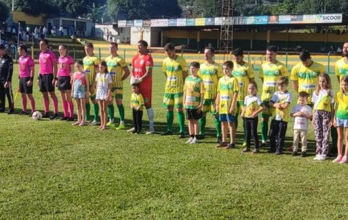 Torcedor comparece para apoiar o Ypiranga em jogo decisivo