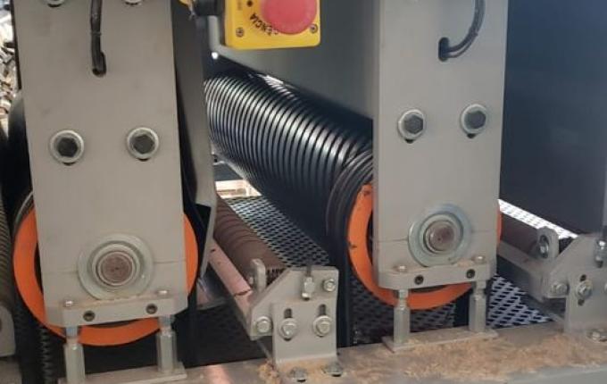 Trabalhador sofre ferimentos graves após acidente em empresa moveleira