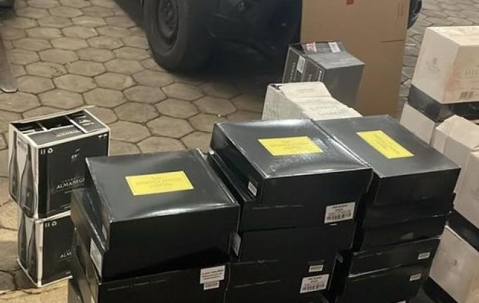 PM apreende 254 garrafas de vinho e cocaína em Dionísio Cerqueira