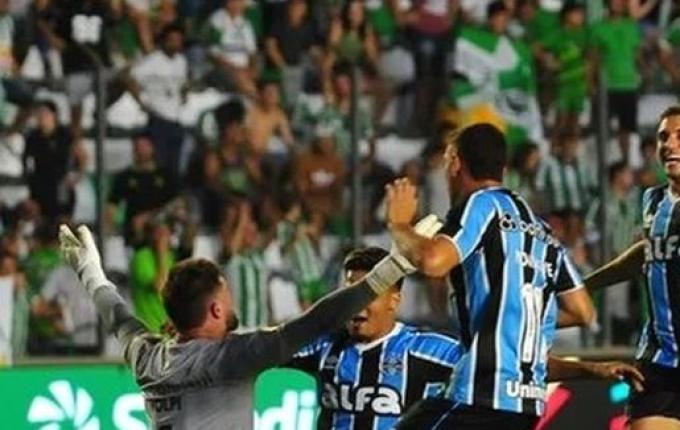 Volpi brilha, Grêmio vence o Juventude nos pênaltis e está na final do Gauchão