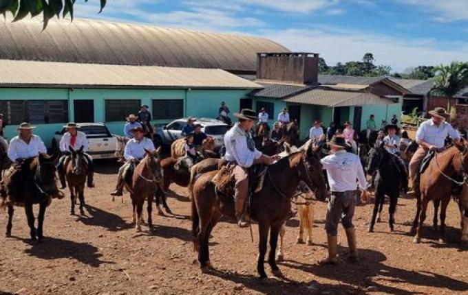 2ª Cavalgada da Demarcação de Iporã do Oeste reúne cerca de 50 participantes