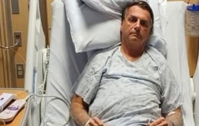 Cirurgia de Bolsonaro para tratar obstrução intestinal termina após mais de 11 horas