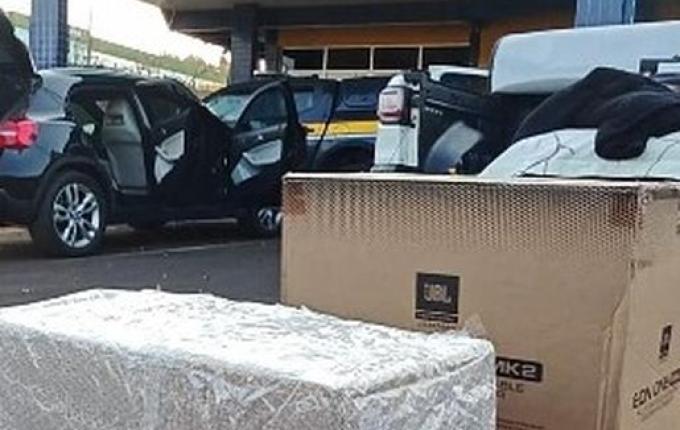 PRF apreende projetores e caixas de som na BR-282 avaliados em R$ 100 mil