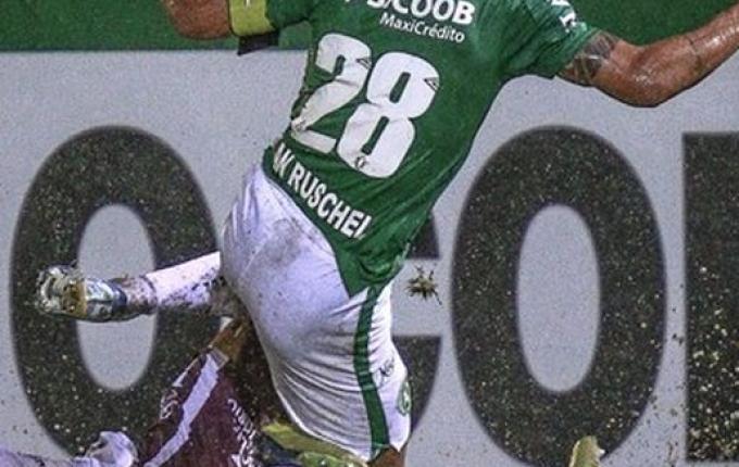 VÍDEOS: Inter vence pelo Gauchão e Chape perde no Catarinense 2020