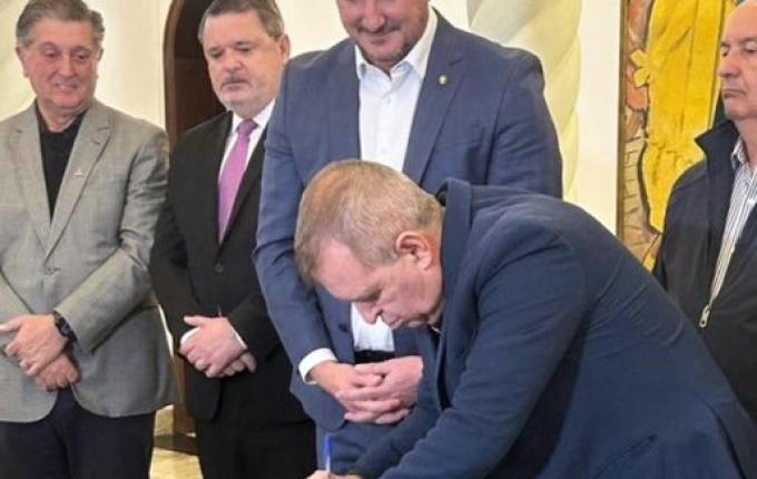 Deputado Maurício Eskudlark assume presidência da Alesc