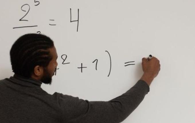 Valor do novo piso salarial dos professores em 2026 é confirmado pelo governo