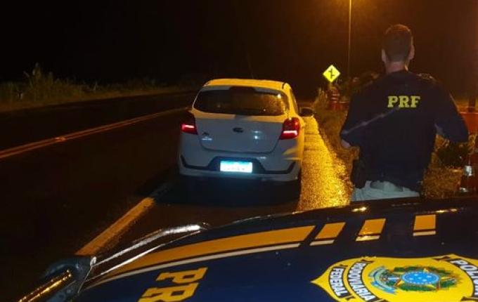 Carro roubado final de semana no RS é recuperado na BR 158 em Palmitos