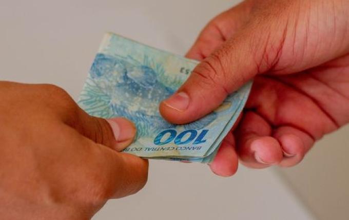 Ministro recua de ideia de fim do saque-aniversário do FGTS