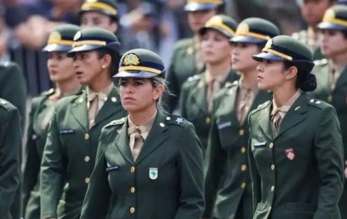 Em três dias, mais de 7 mil mulheres se inscrevem em alistamento militar feminino
