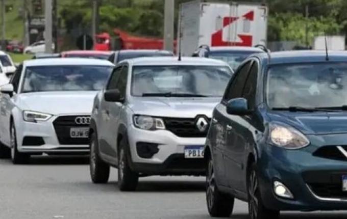 Quase 2 milhões de carros circulam ilegalmente pelas ruas de SC