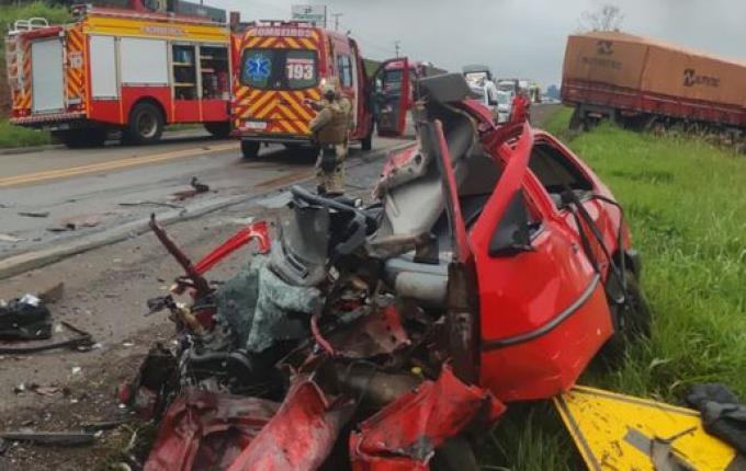 Homem sofre ferimentos graves em colisão na BR 282