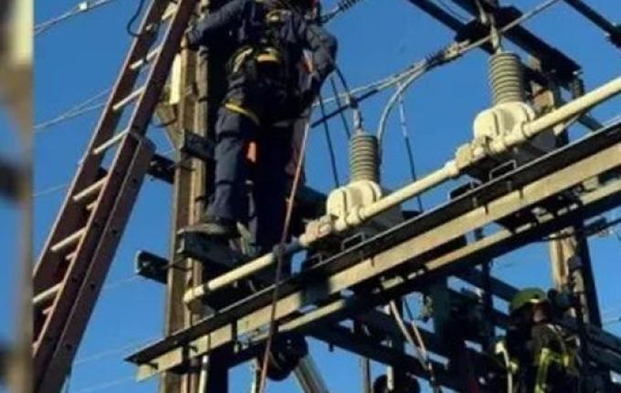 Ventania deixa quase 2 mil unidades sem luz no Extremo Oeste