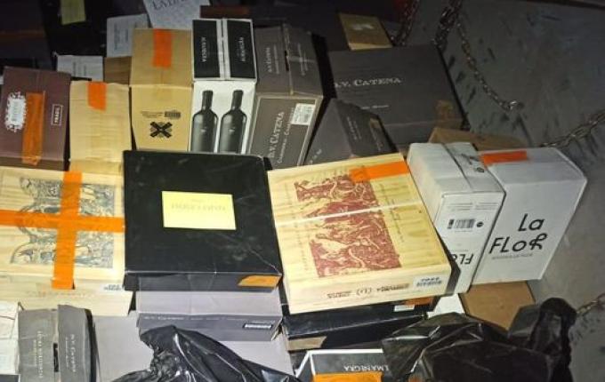 Ação conjunta apreende 400 caixas de vinho argentino em Dionísio Cerqueira