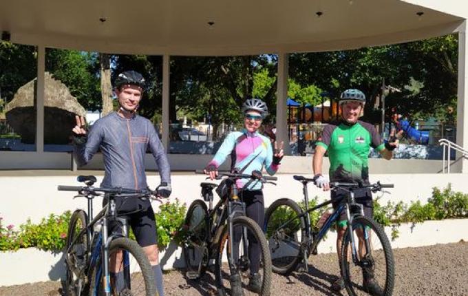 Ciclistas percorrem interior de Mondaí para registrar locais históricos e culturais