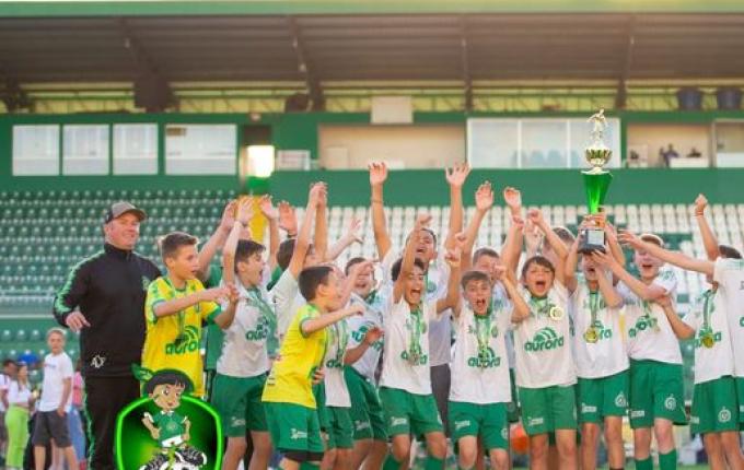 Escola da Chape de São Miguel do Oeste conquista título na Arena Condá