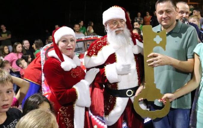 Mais de mil pessoas acompanharam a inauguração da Praça Municipal de Princesa