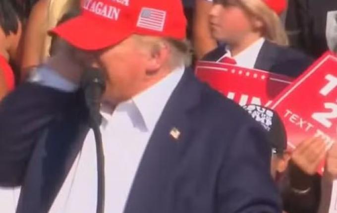 Comício de Trump é interrompido após sons de tiros, na Pensilvânia