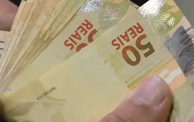 Governo propõe salário mínimo de R$ 1.502 em 2025