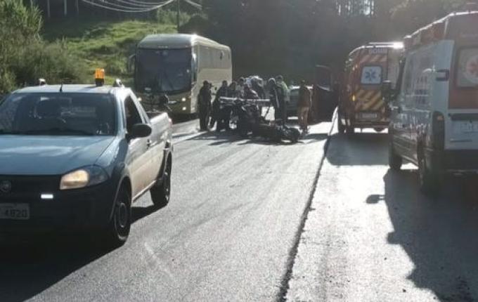 Idosa morre após queda de moto em rodovia em manutenção em Palmitos