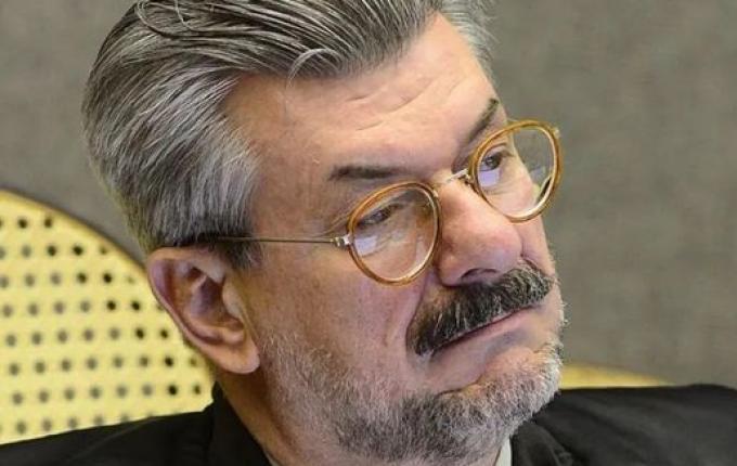 Jovem relata que ministro do STJ a apalpou e a pressionou contra seu corpo