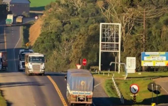 PRF proíbe circulação de veículos pesados em rodovias federais em feriados
