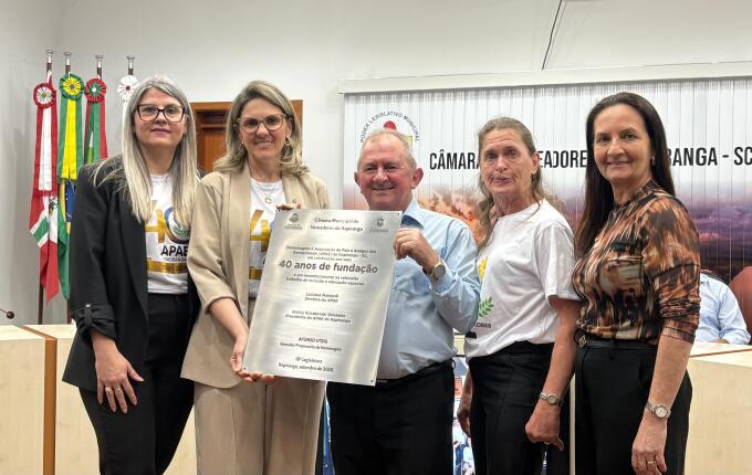 APAE de Itapiranga recebe homenagem da Câmara de Vereadores pelos 40 anos de atividades