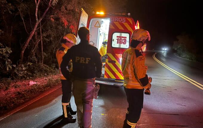 Veículo sai da pista e capota na BR 282, interior de SMOeste