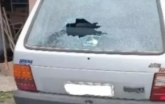 'Te vejo no inferno': homem em surto espalha terror por cidade de SC