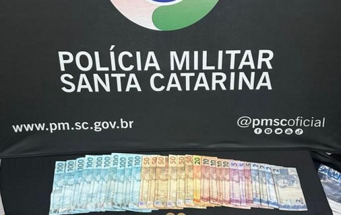 Homem é preso e adolescente apreendido por tráfico de drogas em São Miguel do Oeste