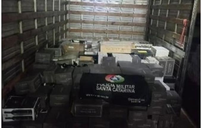 Polícia Militar apreende 415 caixas de vinho em SMOeste
