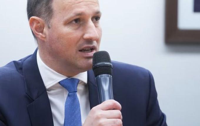 Relator do projeto antifacção muda texto e altera papel da PF no combate ao crime