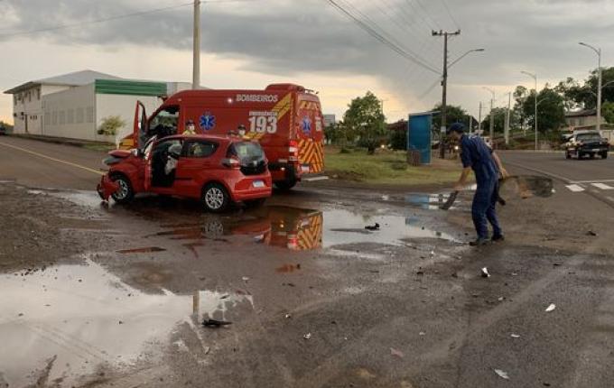 Acidente termina em vias de fato em SMOeste