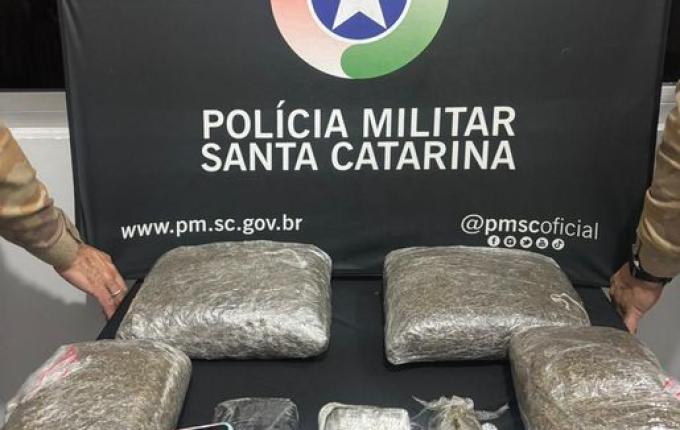Dois são presos por tráfico de drogas durante operação da PM em São Miguel do Oeste