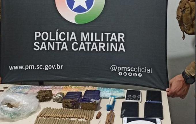 PM prende cinco homens por tráfico de drogas em SMOeste