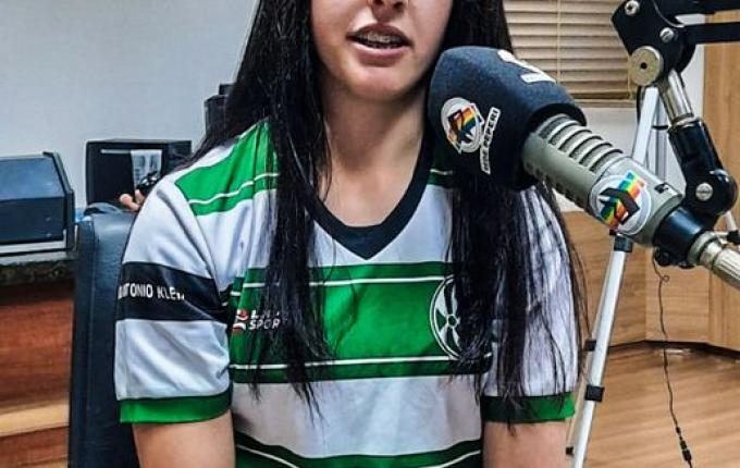 Mulher quebra tabu e disputa municipal de campo em Guaraciaba